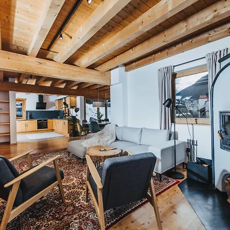 1018 By Interhome *