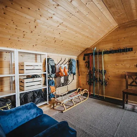 1018 By Interhome בקתה *